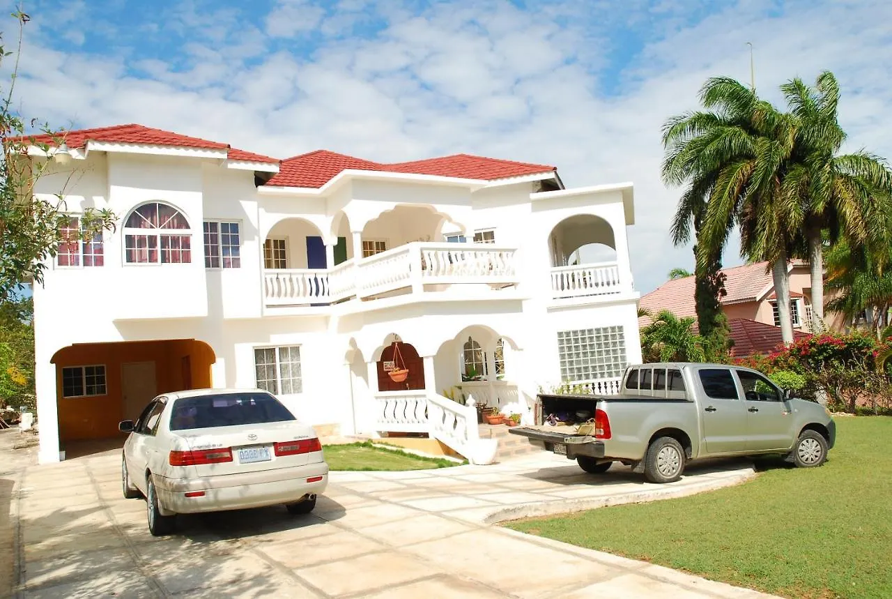 Casa De Montego Bay Guesthouse ゲストハウス